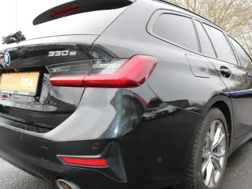 BMW 3 Touring 330 e Sport Line M P NAVI KAM 1 HAND