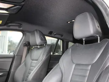 BMW 3 Touring 330 e Sport Line M P NAVI KAM 1 HAND