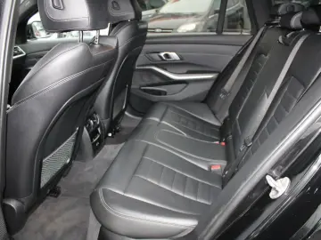 BMW 3 Touring 330 e Sport Line M P NAVI KAM 1 HAND