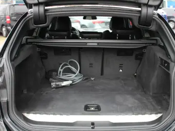 BMW 3 Touring 330 e Sport Line M P NAVI KAM 1 HAND