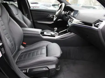 BMW 3 Touring 330 e Sport Line M P NAVI KAM 1 HAND