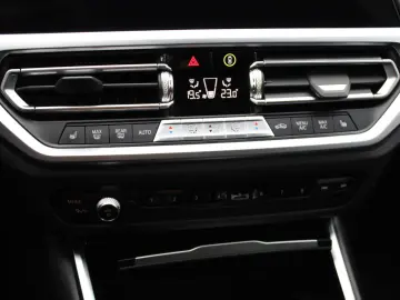 BMW 3 Touring 330 e Sport Line M P NAVI KAM 1 HAND