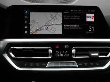 BMW 3 Touring 330 e Sport Line M P NAVI KAM 1 HAND