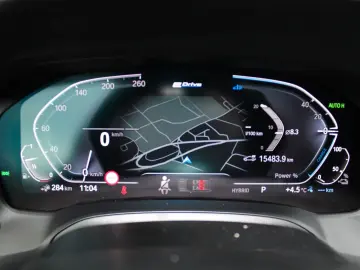 BMW 3 Touring 330 e Sport Line M P NAVI KAM 1 HAND