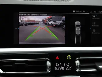 BMW 3 Touring 330 e Sport Line M P NAVI KAM 1 HAND