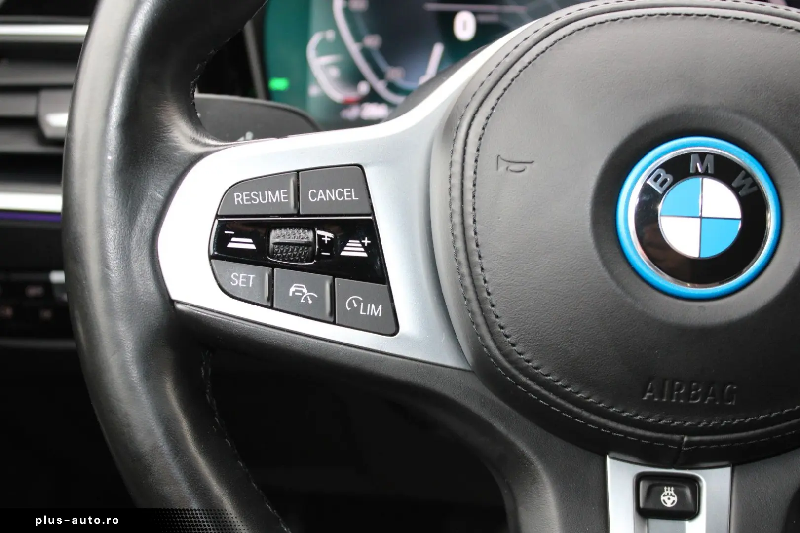 BMW 3 Touring 330 e Sport Line M P NAVI KAM 1 HAND