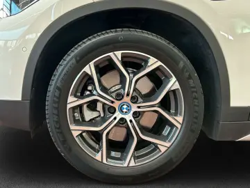 BMW X1 xDrive25e xLine  SHZ  PDC  LED