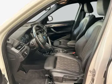 BMW X1 xDrive25e xLine  SHZ  PDC  LED