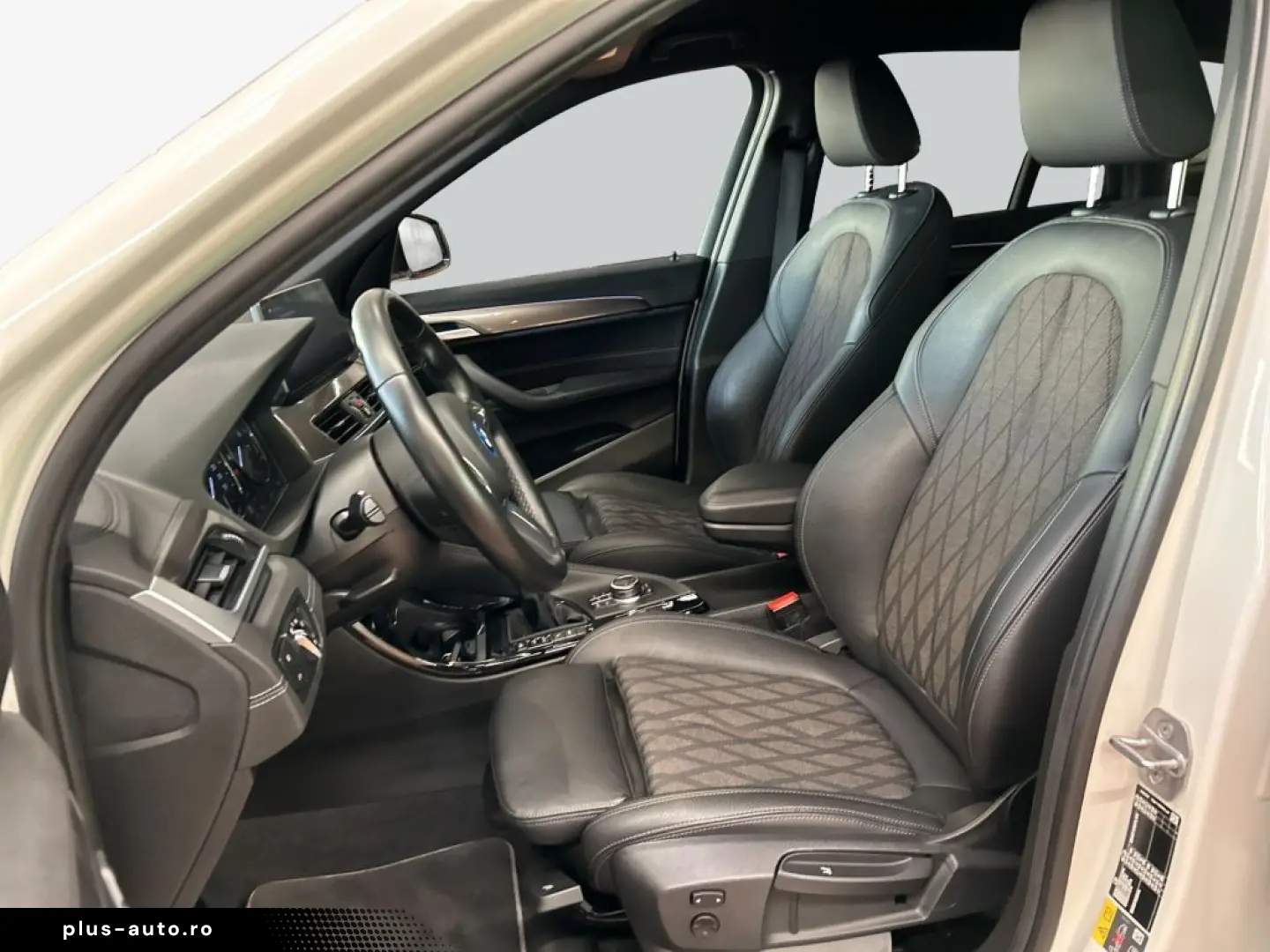 BMW X1 xDrive25e xLine  SHZ  PDC  LED