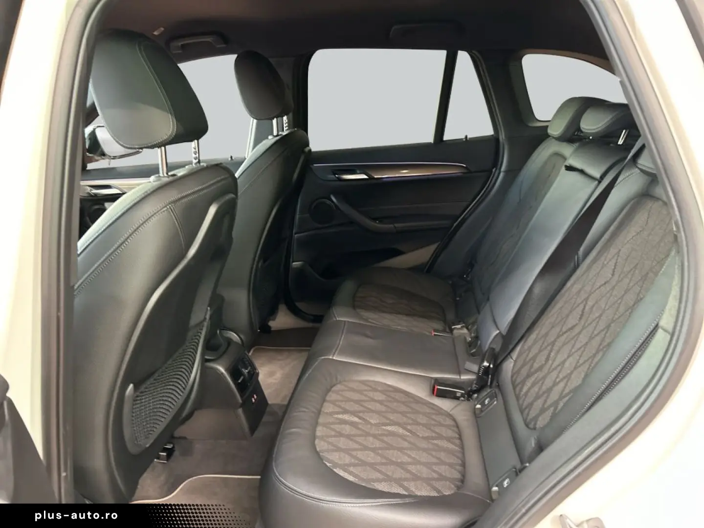 BMW X1 xDrive25e xLine  SHZ  PDC  LED