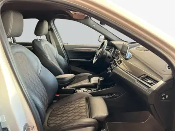 BMW X1 xDrive25e xLine  SHZ  PDC  LED