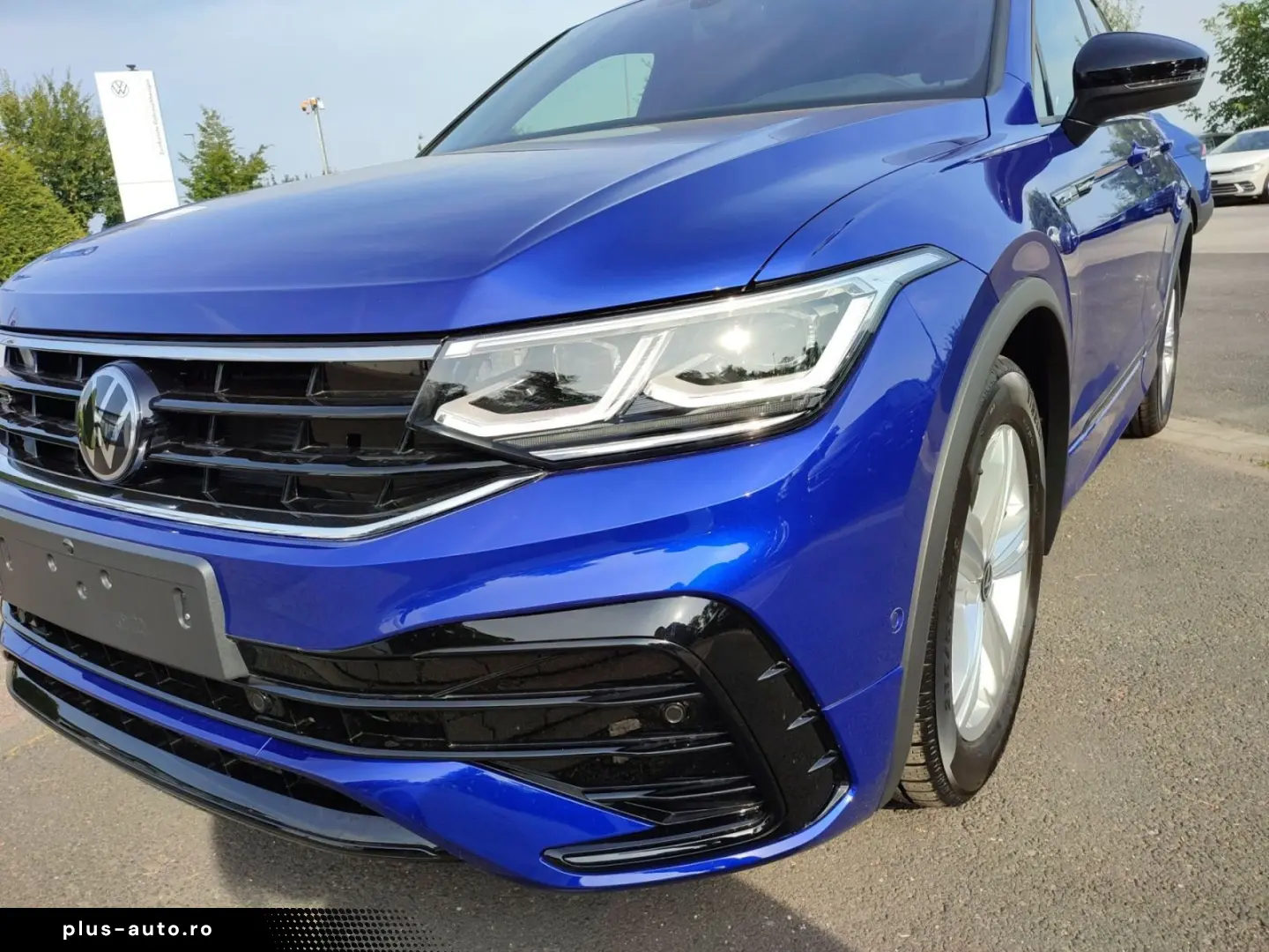VW Tiguan 2.0 TDI 4M DSG R-Line LEDER NAV SH LED