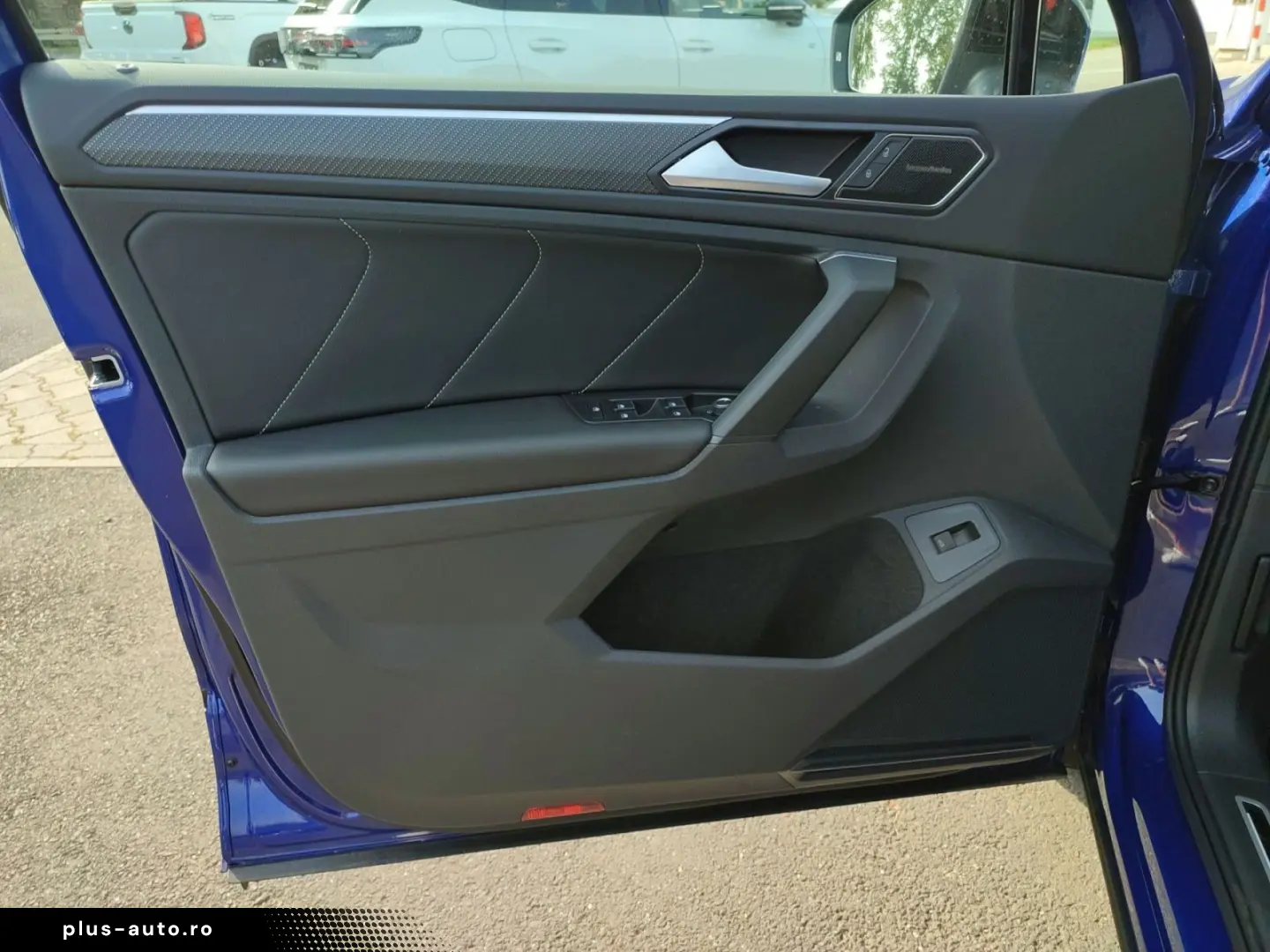 VW Tiguan 2.0 TDI 4M DSG R-Line LEDER NAV SH LED