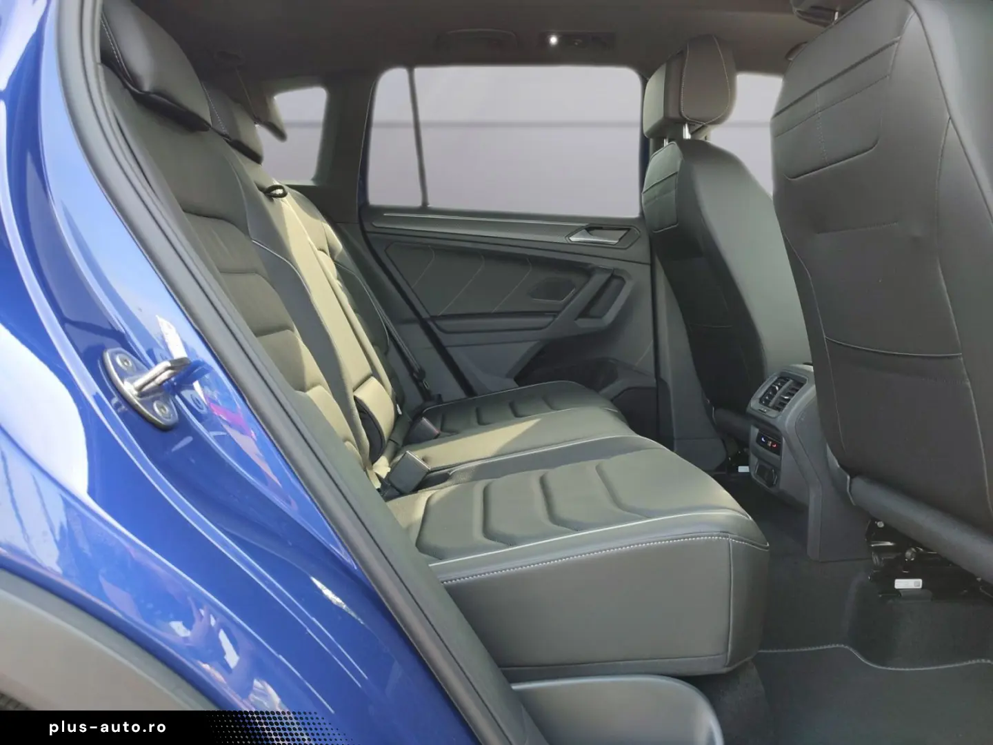 VW Tiguan 2.0 TDI 4M DSG R-Line LEDER NAV SH LED