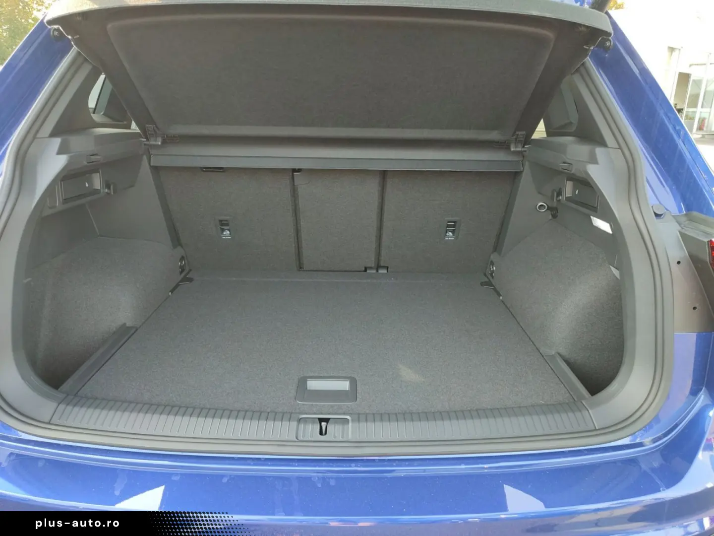 VW Tiguan 2.0 TDI 4M DSG R-Line LEDER NAV SH LED