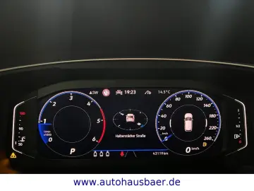 VW Tiguan R-Line 4Motion 4x4 PANO 360Ka AHK HARMAN