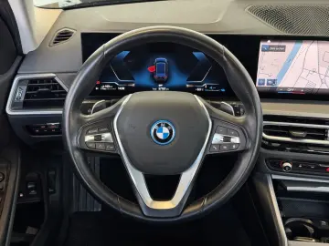 BMW 320e Tour. NaviProf.ParkAss.Klimaaut.Tempo.SHZ.