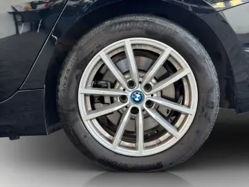 BMW 320e Tour. NaviProf.ParkAss.Klimaaut.Tempo.SHZ.