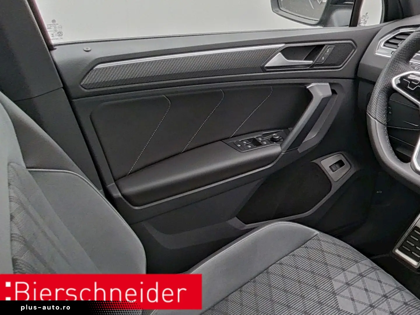 VW Tiguan 2.0 TDI DSG 4Mo. R-Line BLACK-STYLE PANO