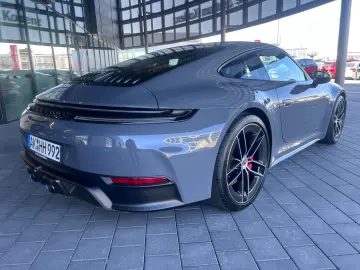 PORSCHE 992.2 T-Hybrid Top Ausstattung  5 Loch Felgen.