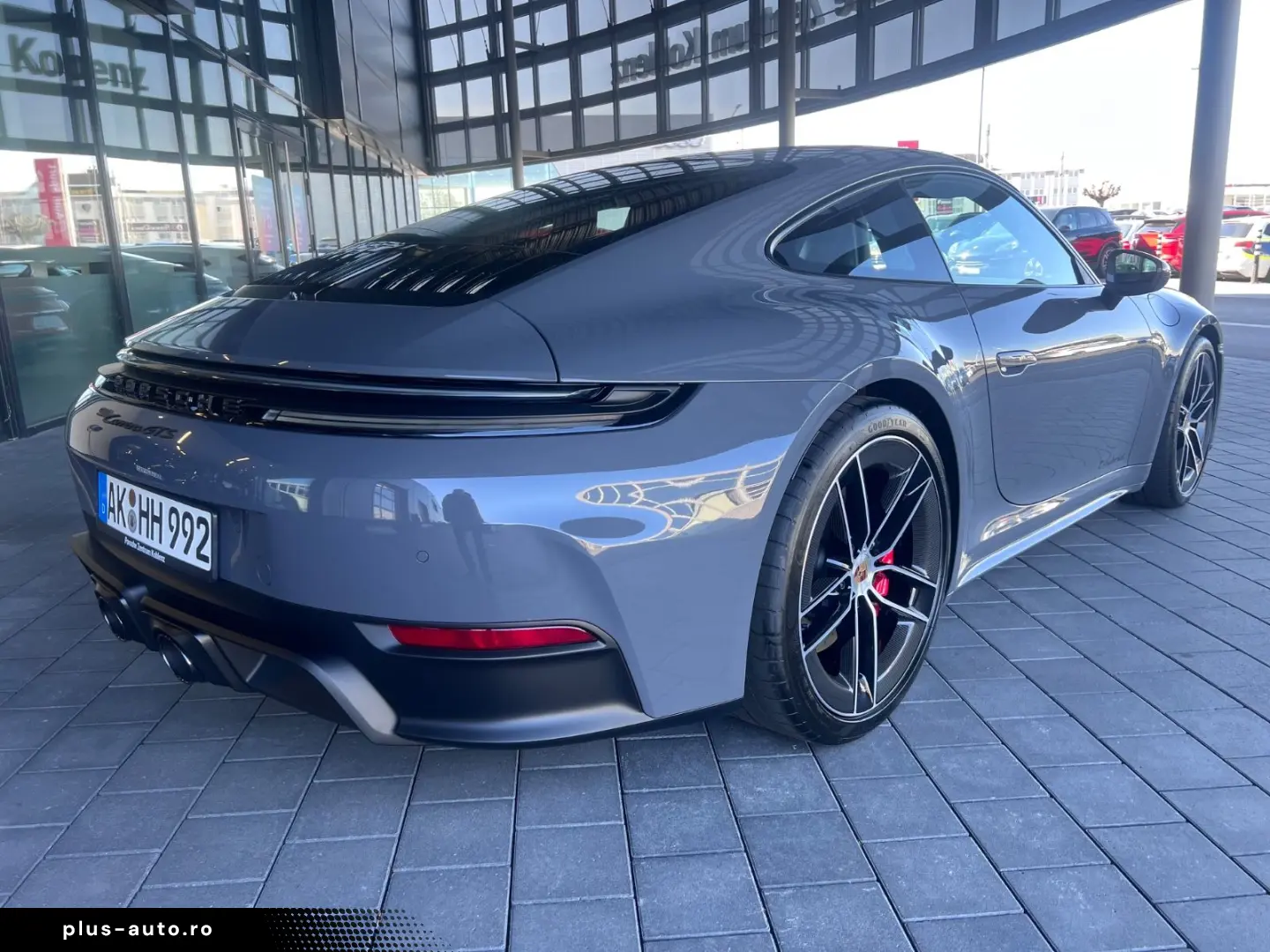 PORSCHE 992.2 T-Hybrid Top Ausstattung  5 Loch Felgen.