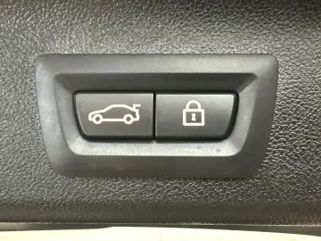 BMW 530e Touring xDrive M-Sport NAV LED AHK HEAD-UP