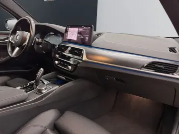 BMW 530e Touring [M Sport  LC Prof  Laser  HUD  RFK]