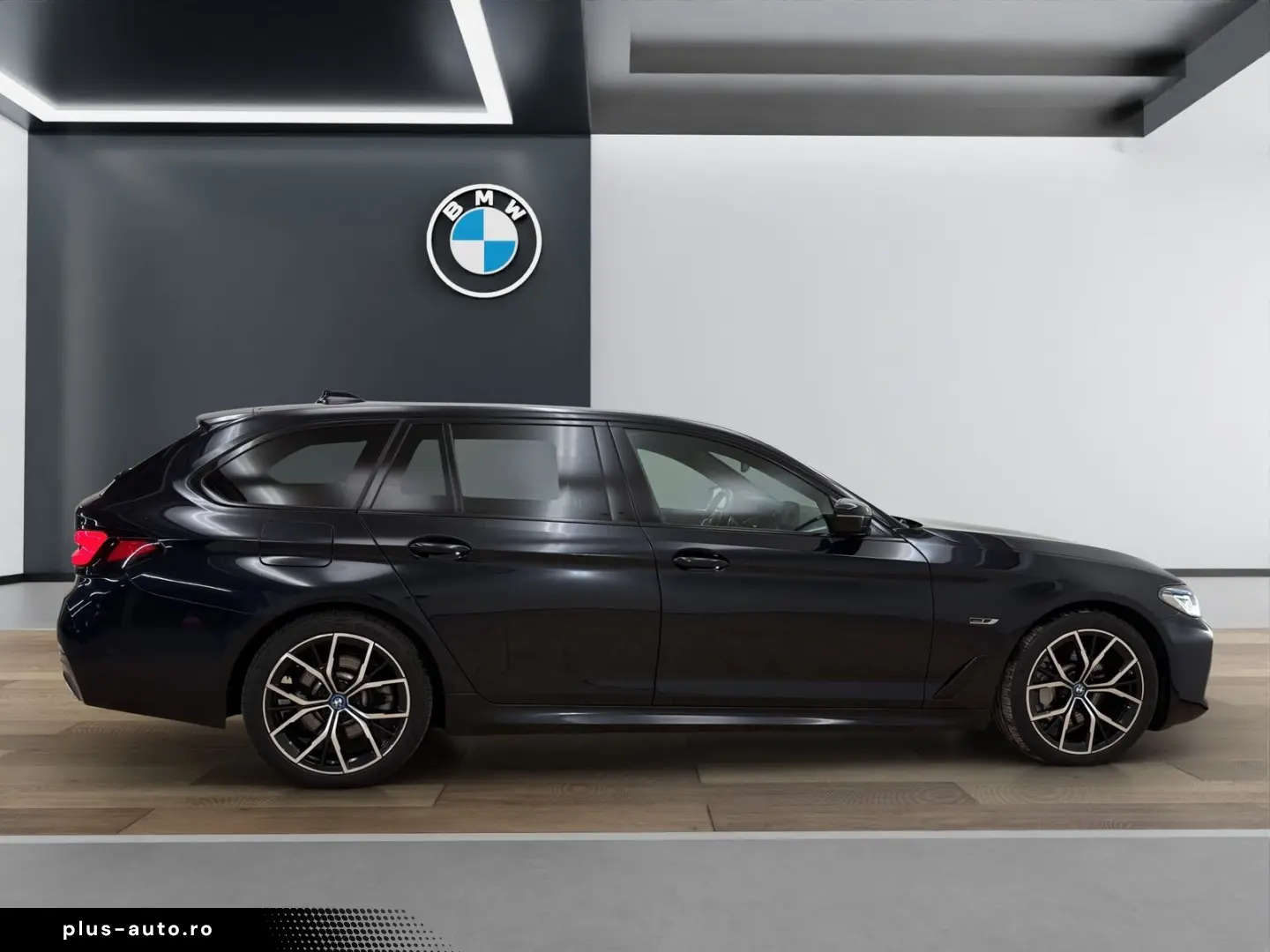 BMW 530e Touring [M Sport  LC Prof  Laser  HUD  RFK]