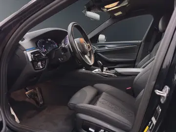 BMW 530e Touring [M Sport  LC Prof  Laser  HUD  RFK]