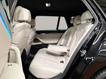 BMW 530e xDrive Touring AHK Harman K Head-Up Laser