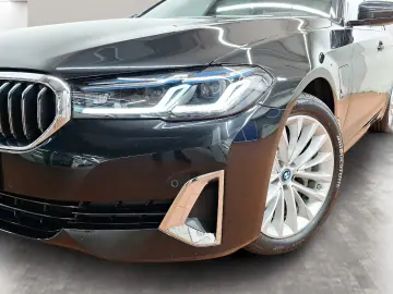 BMW 530e xDrive Touring AHK Harman K Head-Up Laser