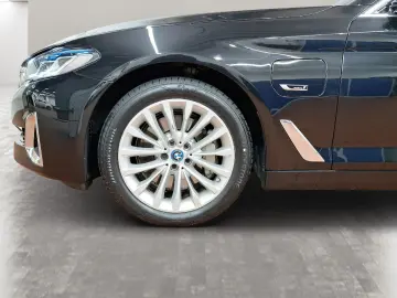 BMW 530e xDrive Touring AHK Harman K Head-Up Laser