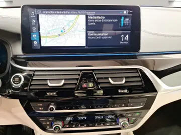 BMW 530e xDrive Touring AHK Harman K Head-Up Laser