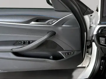 BMW 530e xDrive Touring M Sport LiveCockpitProf