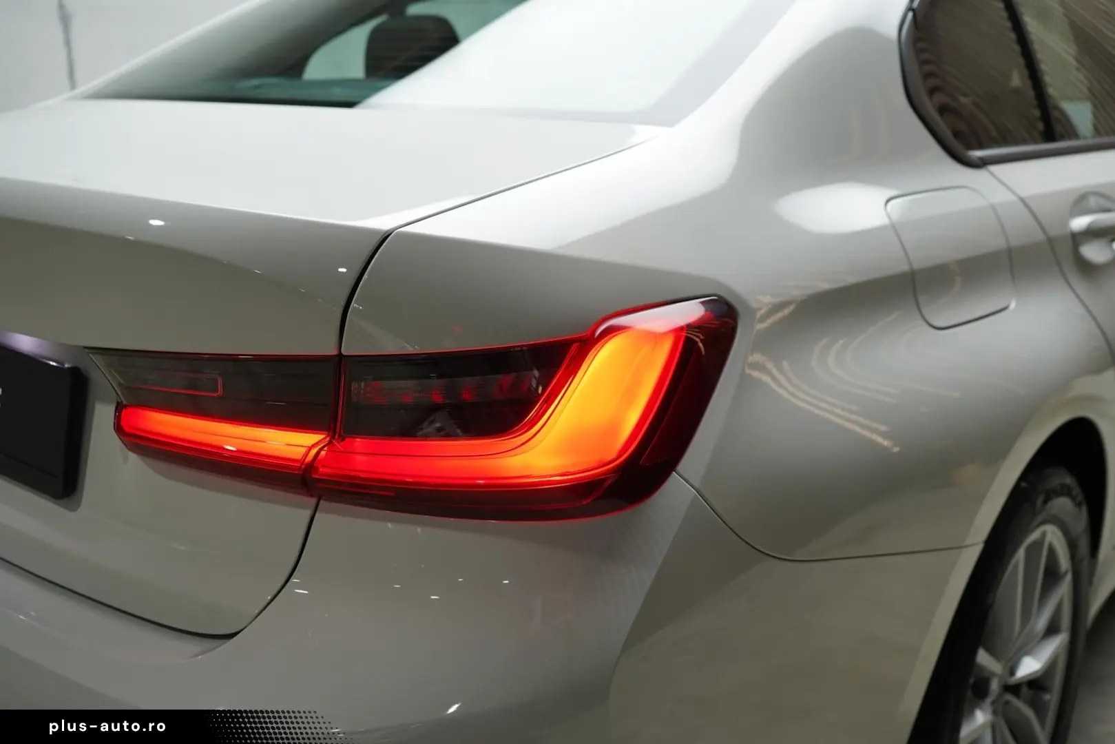 BMW 320i xDrive Advantage   LED   Navi   Hifi   Shz