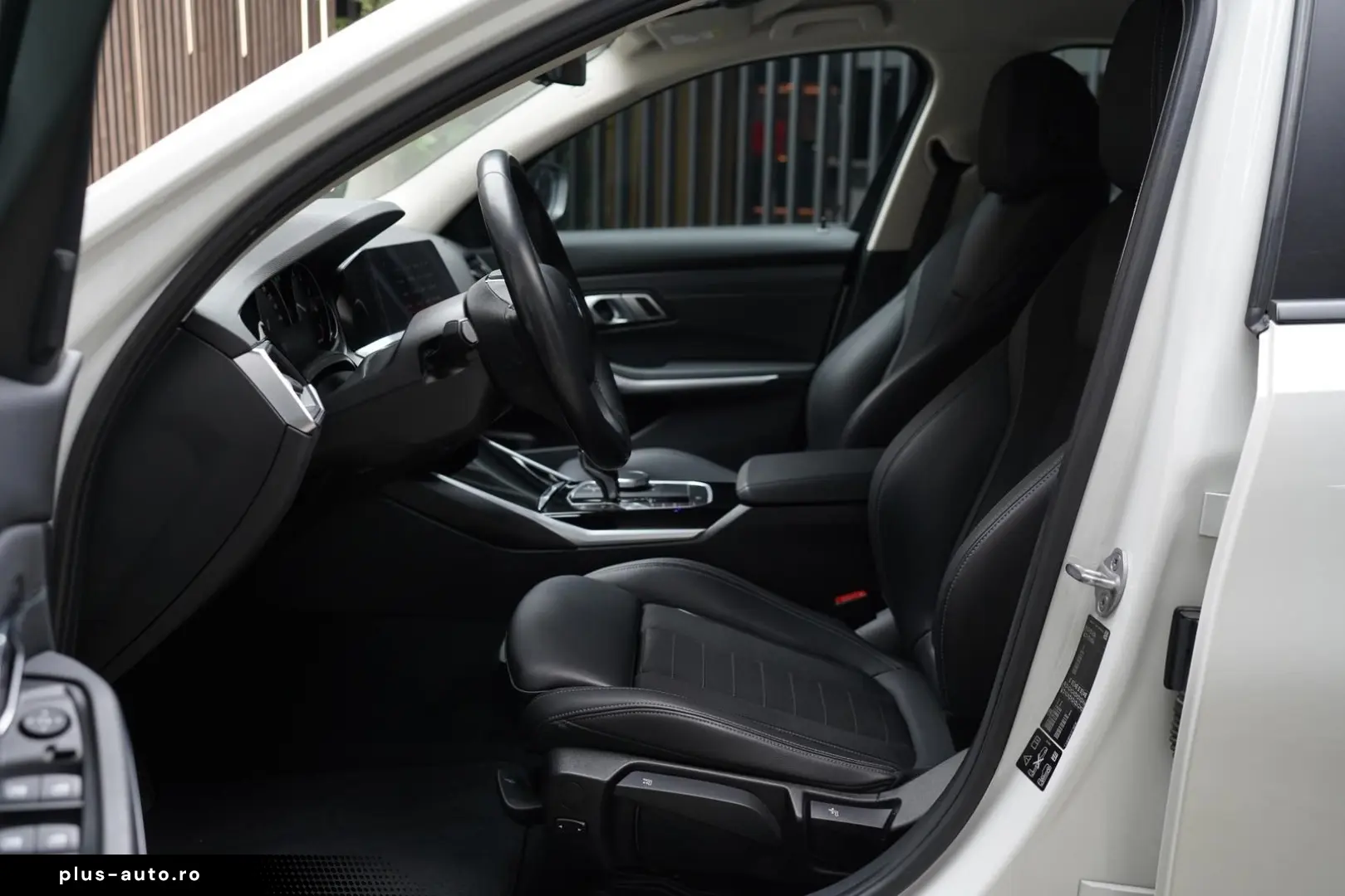 BMW 320i xDrive Advantage   LED   Navi   Hifi   Shz