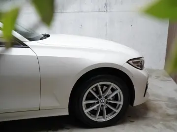 BMW 320i xDrive Advantage   LED   Navi   Hifi   Shz