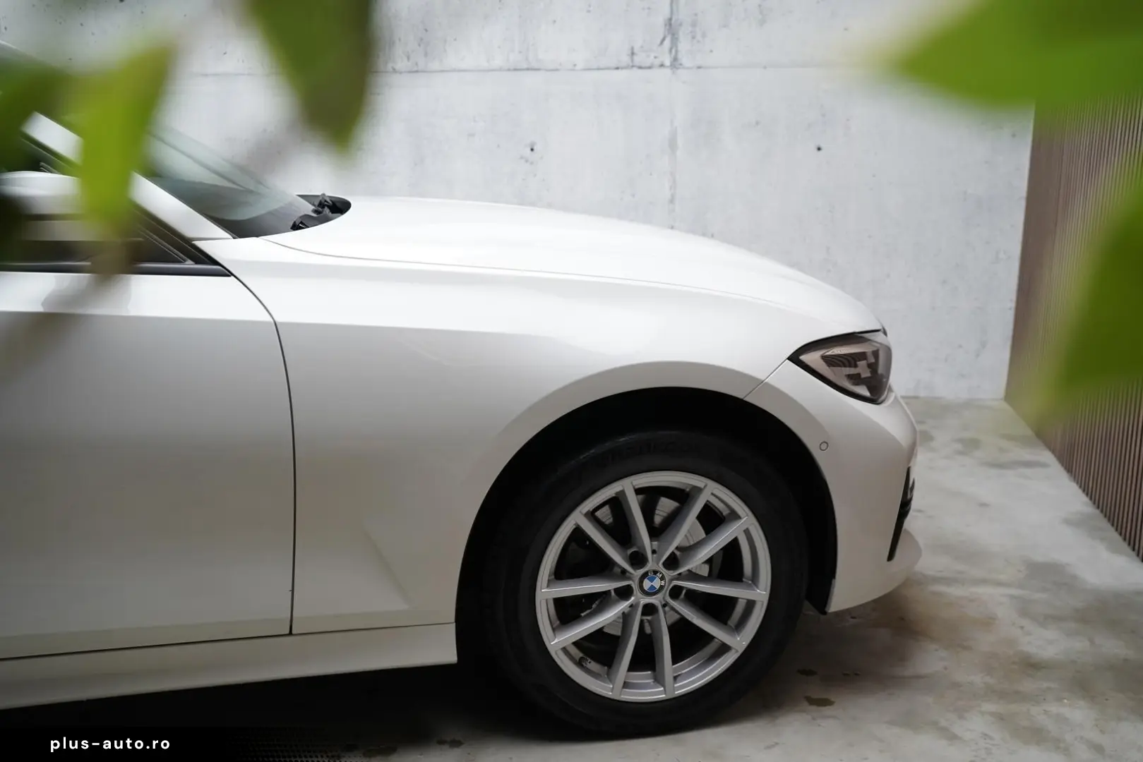 BMW 320i xDrive Advantage   LED   Navi   Hifi   Shz