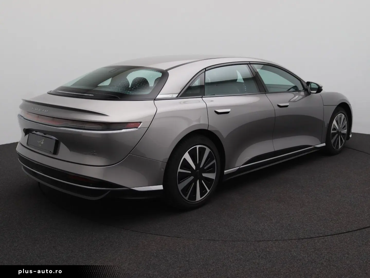 LUCID Air Pure AWD