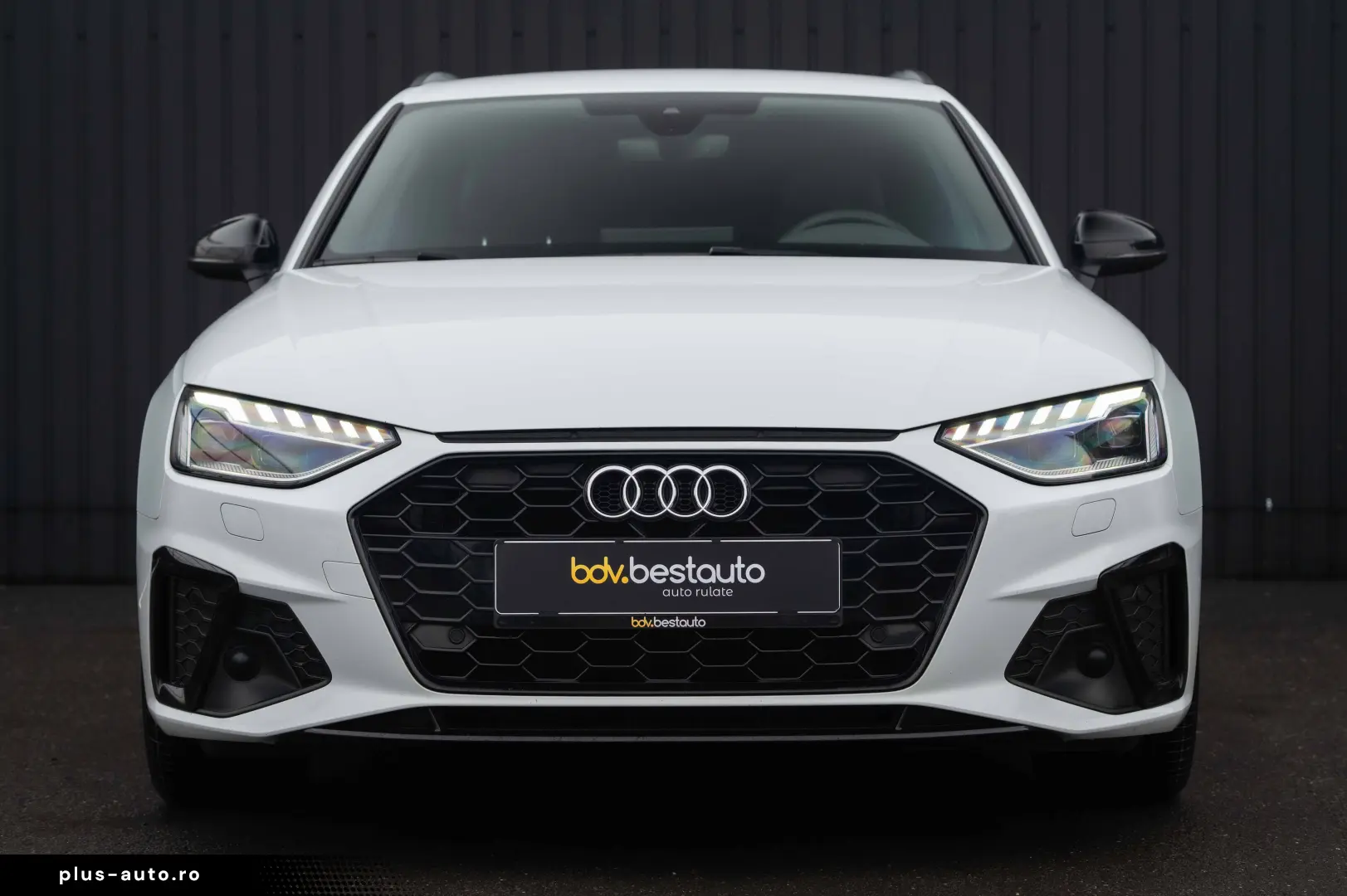 Audi A4 Avant 30 TDI S tronic S line