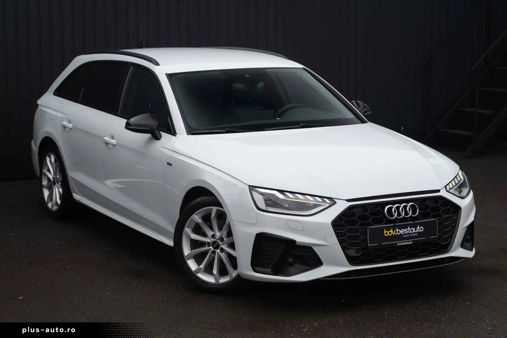 Audi A4 Avant 30 TDI S tronic S line