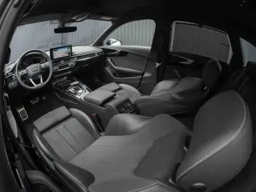 Audi A4 Avant 30 TDI S tronic S line