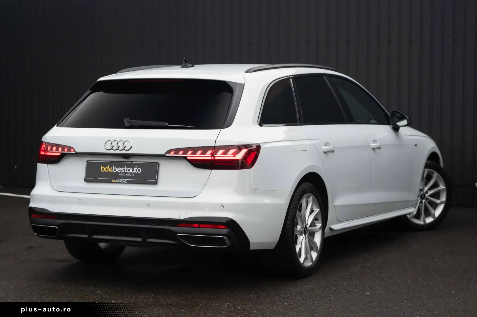 Audi A4 Avant 30 TDI S tronic S line