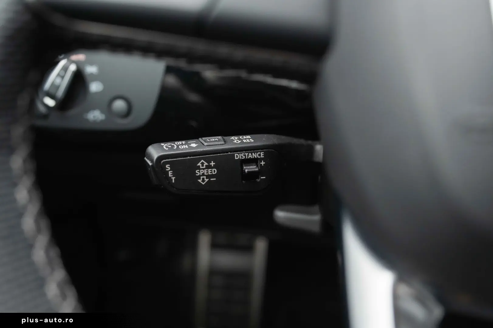 Audi A4 Avant 30 TDI S tronic S line