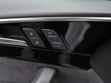 Audi A4 Avant 30 TDI S tronic S line