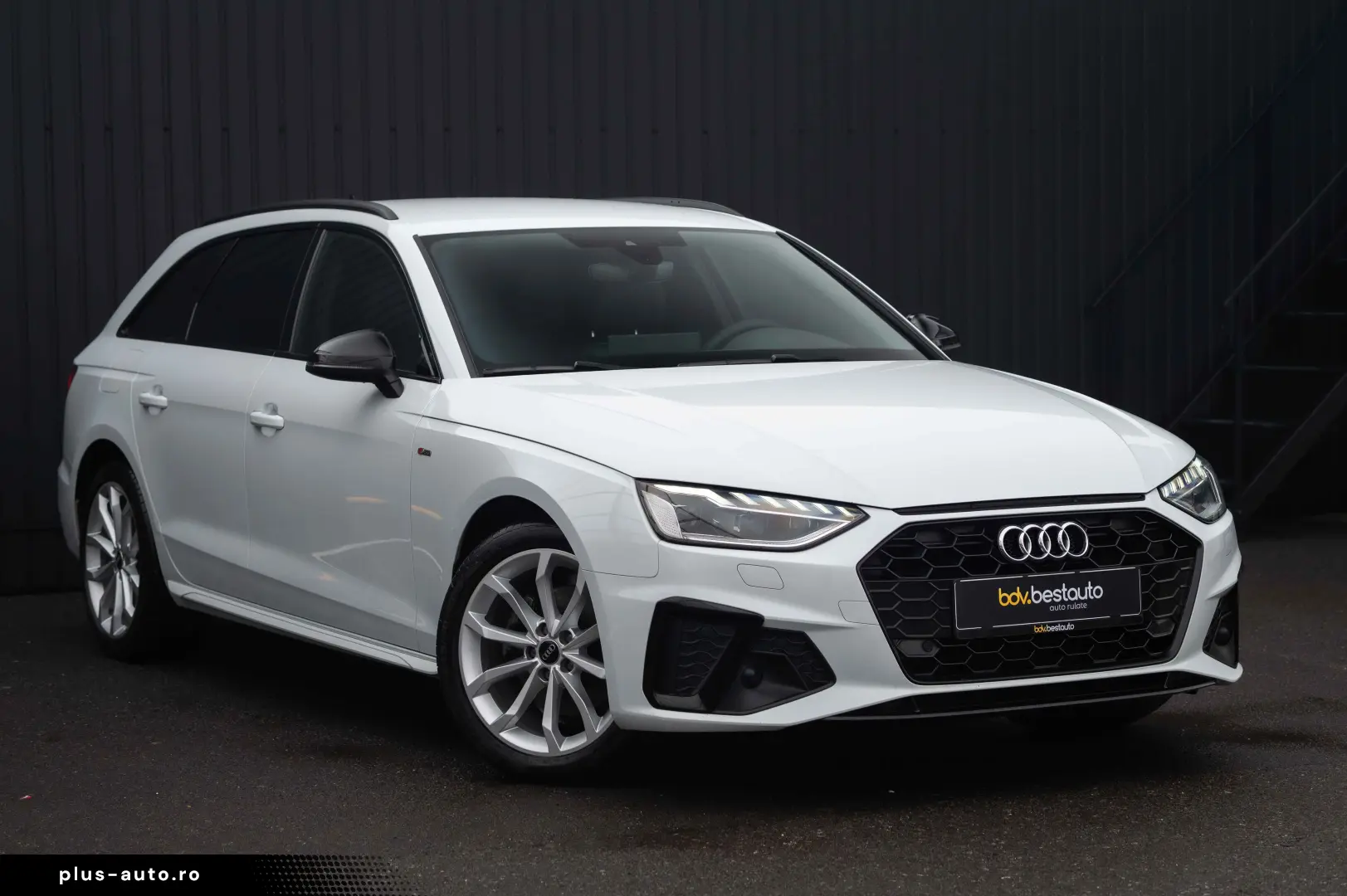 Audi A4 Avant 30 TDI S tronic S line