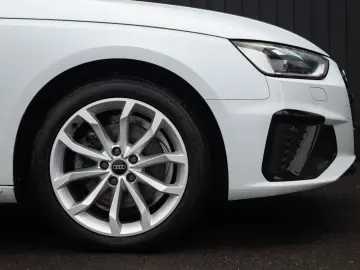 Audi A4 Avant 30 TDI S tronic S line