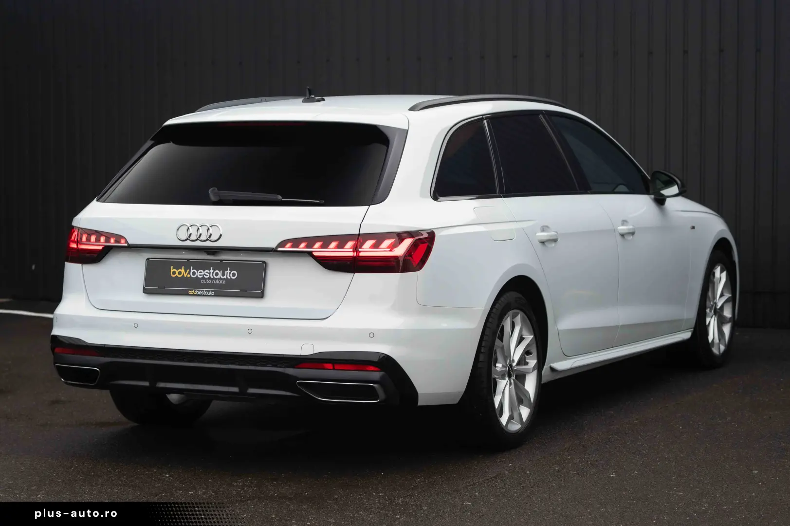 Audi A4 Avant 30 TDI S tronic S line