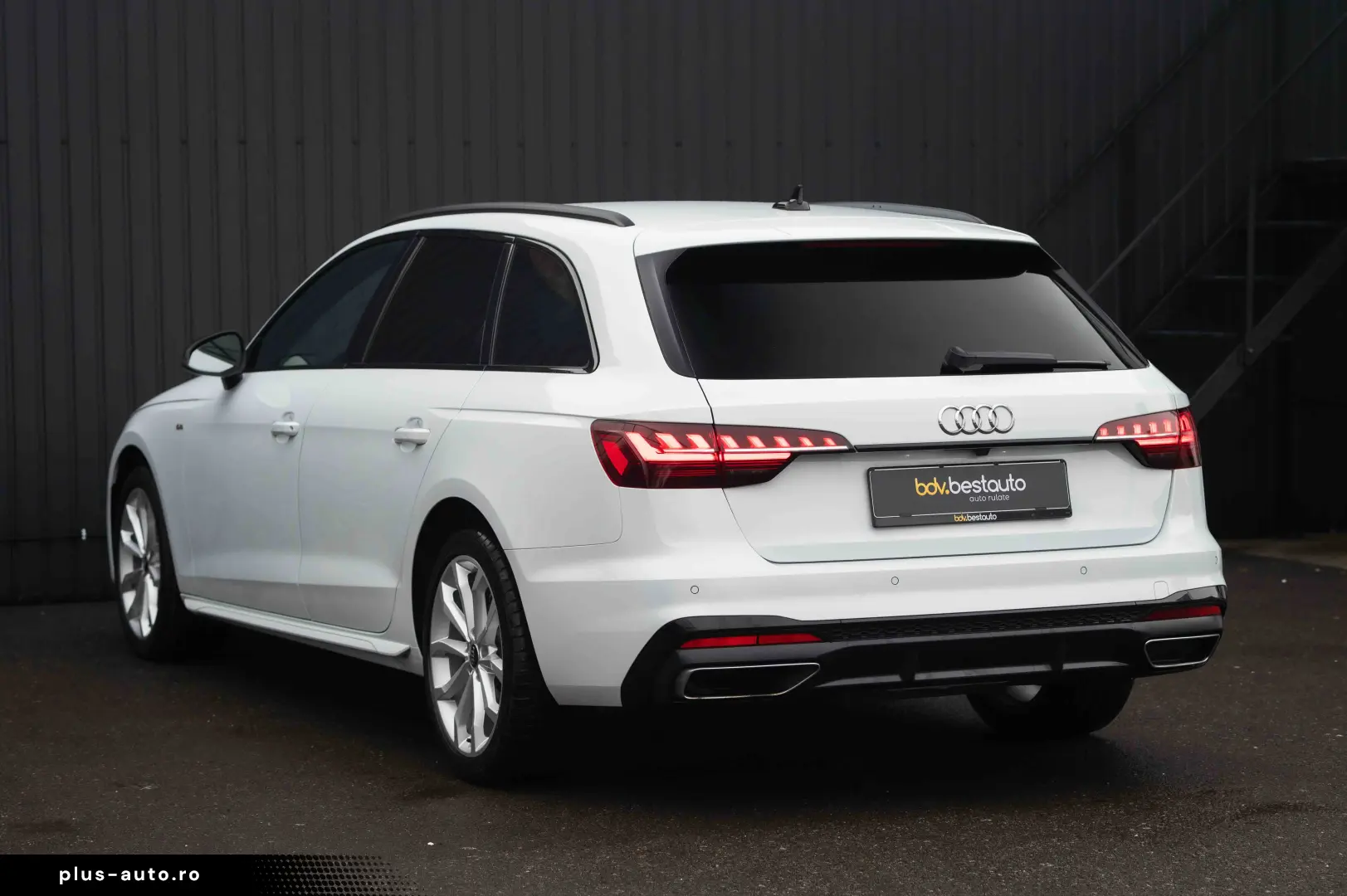 Audi A4 Avant 30 TDI S tronic S line