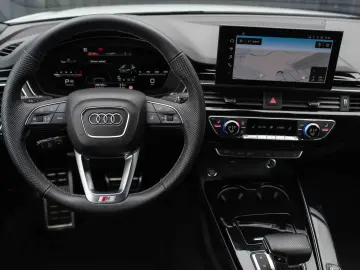 Audi A4 Avant 30 TDI S tronic S line